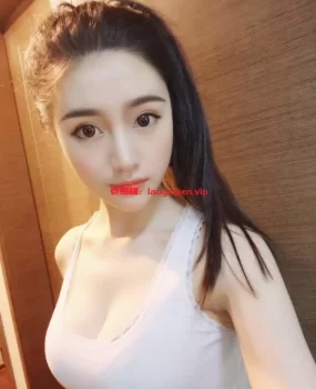 爆操99年粉逼嫩妹  活非常棒