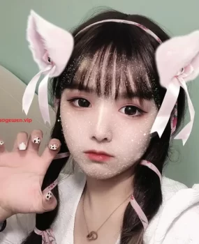 云南昆明极品兼职小骚女 身材爆灯 屁股很翘 胸大 服务走心 放的开