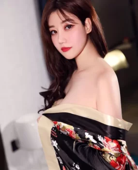 天河狠不错的嫩妹子